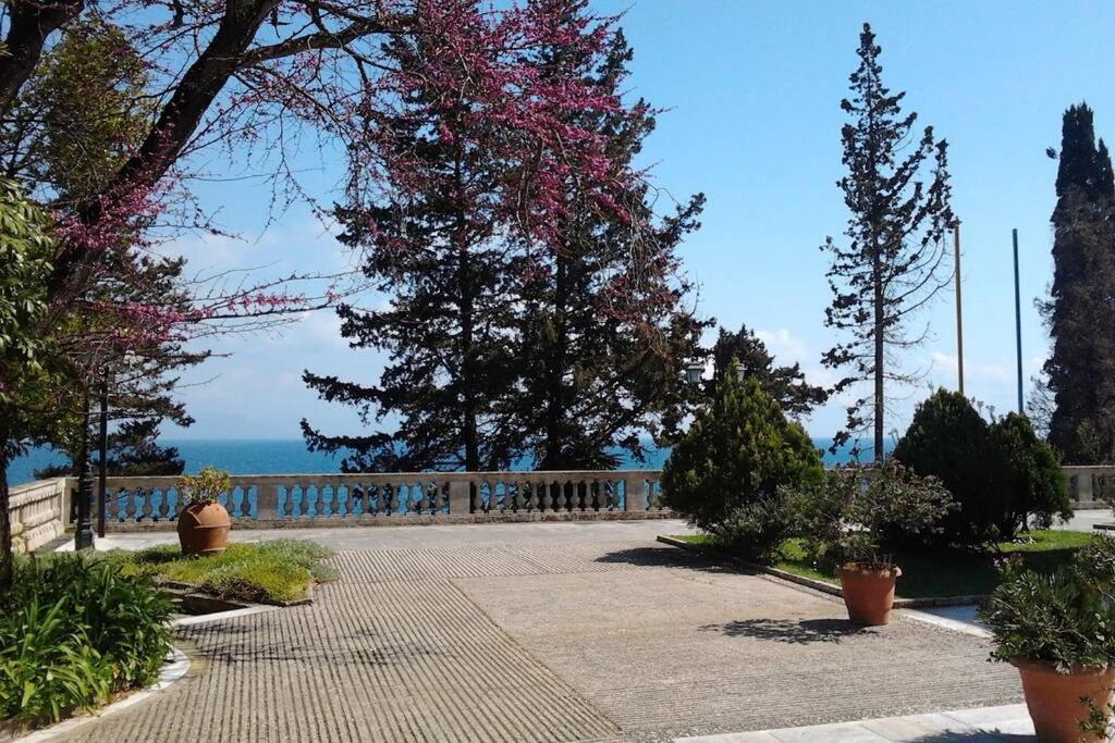Bright Newly Renovated Apt Near Beach & Center+Ac Anemomylos Bagian luar foto