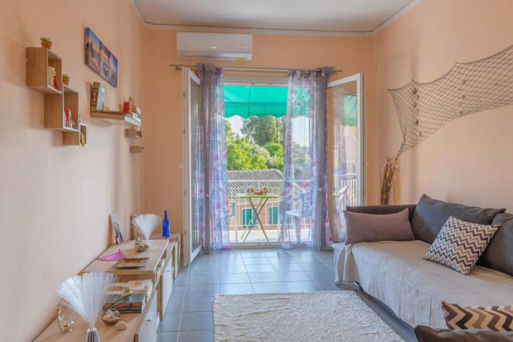 Bright Newly Renovated Apt Near Beach & Center+Ac Anemomylos Bagian luar foto